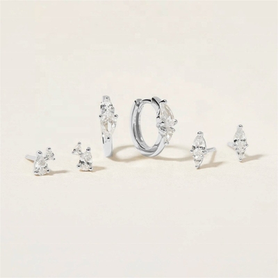 Trendy 18K złoto pokryte biały sześcienny cyrkon 925 Sterling Silver Stud &amp; Huggies Set kolczyki