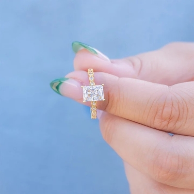 Vintage ręcznie wykonane 18K złoto baguette Cut Stone Pierścień zaręczynowy styl vintage dla kobiet