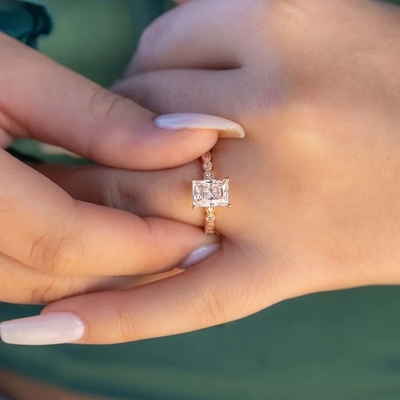 Vintage ręcznie wykonane 18K złoto baguette Cut Stone Pierścień zaręczynowy styl vintage dla kobiet