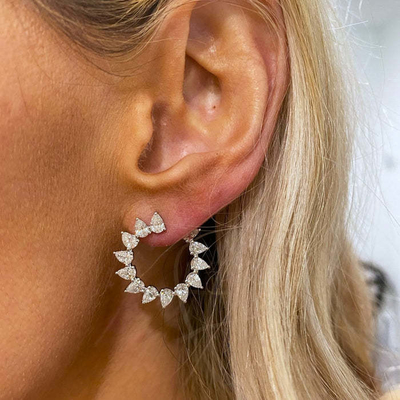 Unikalne kolczyki CZ Stud w Rhodium pokryte półkołowym kształtem dla kobiet