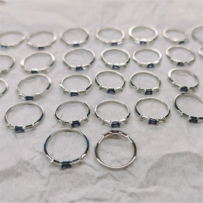 Szlachetne biżuteria Pierścienie diamentowe z trzech kamieni na zamówienie dla kobiet w złocie 14K 18K