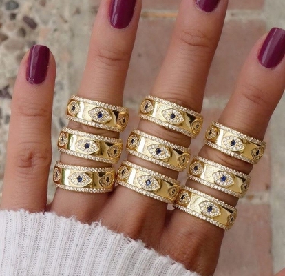Niebieski Sapphire Biały CZ Eye Kobiety Eternity Band Brass Eternity Ring Dla Kobiet