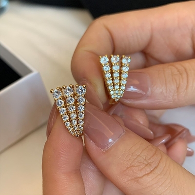 18K Złoto 925 Sterling Silver Pave CZ Kobietowe kolczyki Huggie Klasyczny styl