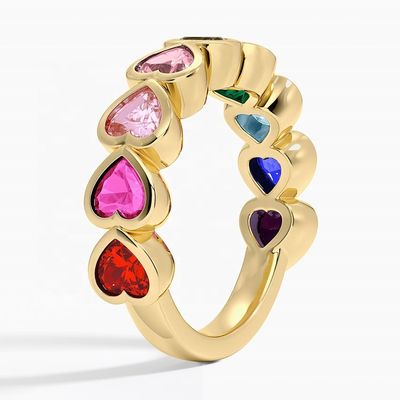 Pierścionek z sercem z 18-karatowego złota z tęczową oprawą, idealny na prezent walentynkowy od Fashion Jewelry