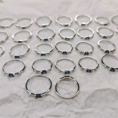Szlachetne biżuteria Pierścienie diamentowe z trzech kamieni na zamówienie dla kobiet w złocie 14K 18K