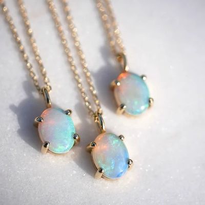 Ręcznie wykonany 18K złoto pokryty wisiorek Prong Setting Opal Stone 925 Srebrny naszyjnik