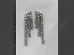 Biały owalny kamienny naszyjnik tenisowy